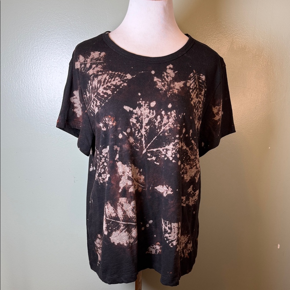 Women's Black and grey reverse Tye dye leaf Tee